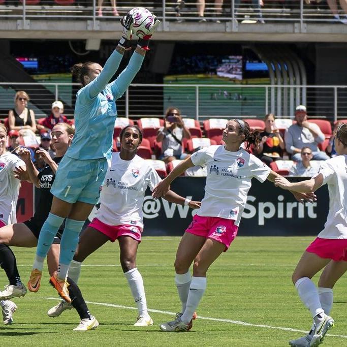 好色tv international Kailen Sheridan up for NWSL goalkeeper of the year again